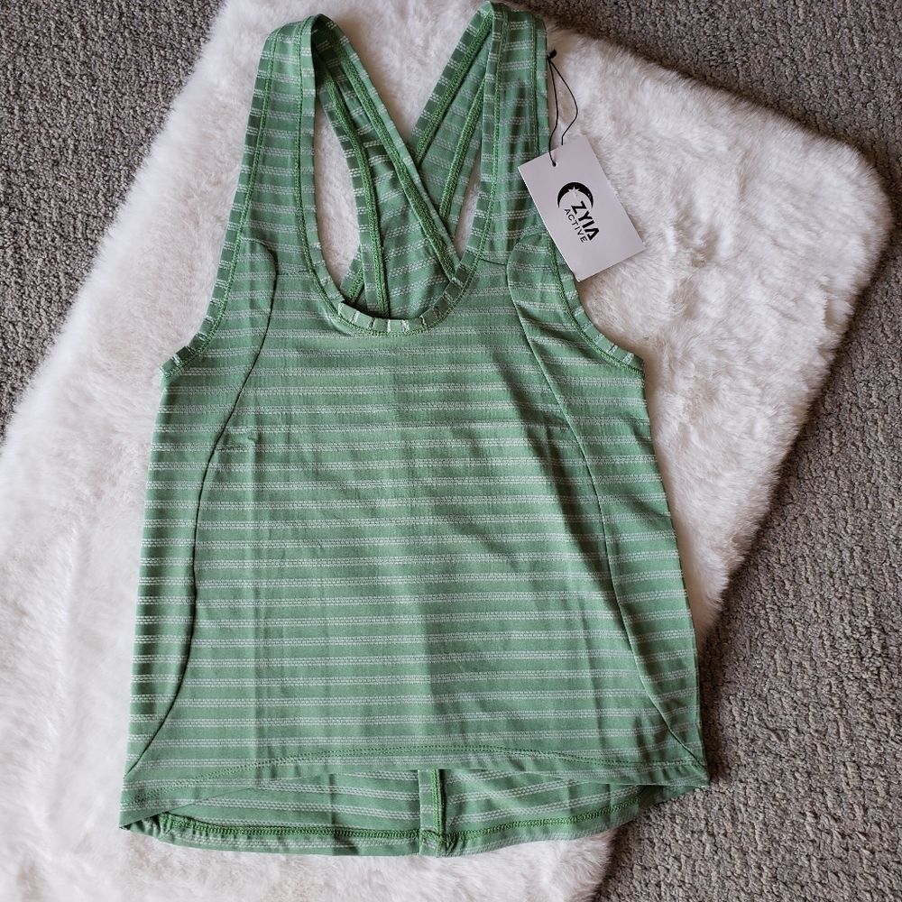 ZYIA Forest Nimbus Split Back Tank NWT XS
Green Activewear Yoga Workout